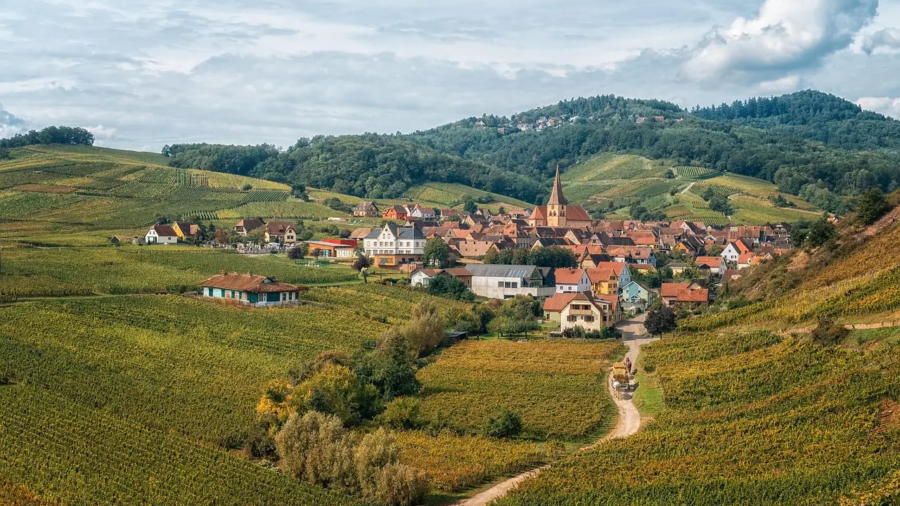 Une représentation d'un village Alsacien en référence à l'ouverture des nouveaux Instituts du Sommeil en Alsace